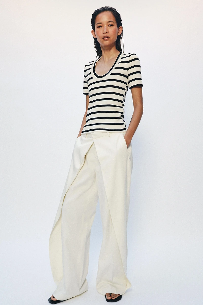 ROUND NECK RIBBED T-SHIRT