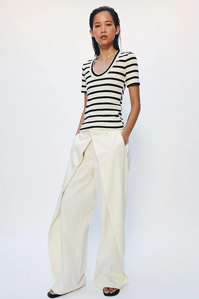 ROUND NECK RIBBED T-SHIRT