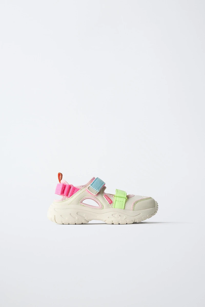 OPENING SNEAKERS