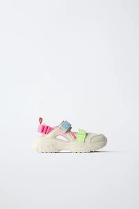 OPENING SNEAKERS