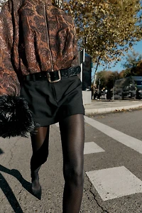 LOW-RISE SKORT WITH BELT