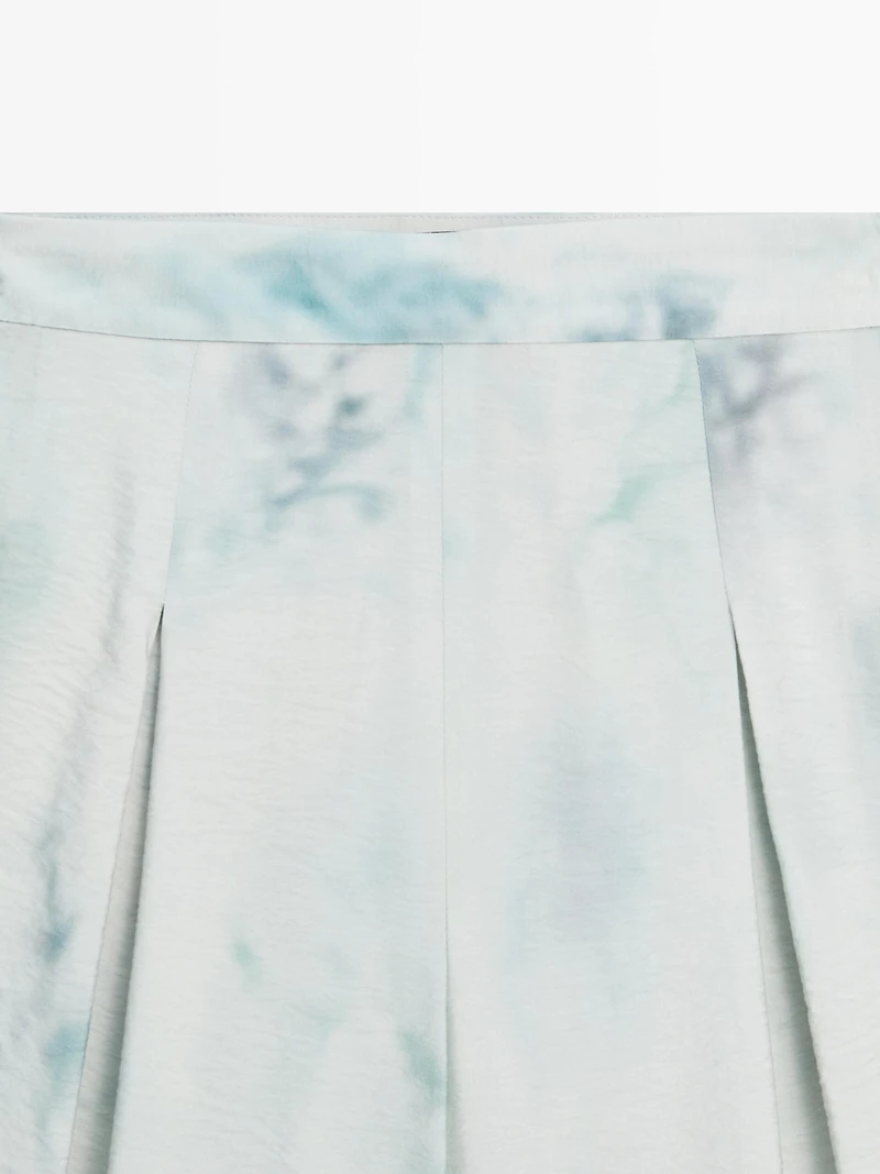 Printed trousers with pleat details