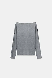 T-SHIRT À MANCHES CHAUVE-SOURIS AVEC CLOUS