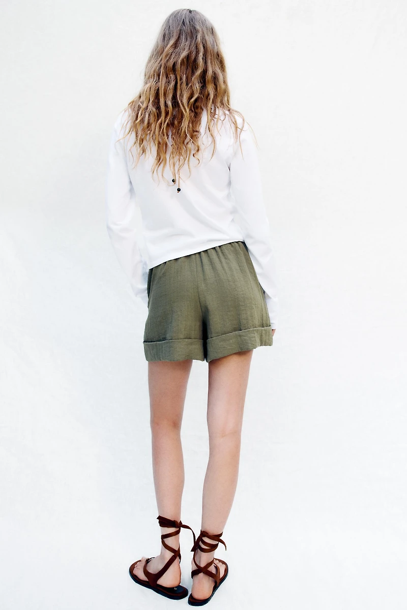 CUFFED HEM SHORTS