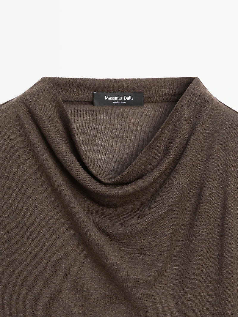T-shirt à col cheminée