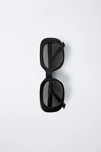 RECTANGULAR PLASTIC SUNGLASSES