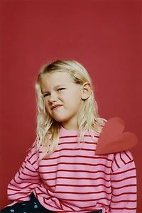 STRIPED HEART SWEATSHIRT