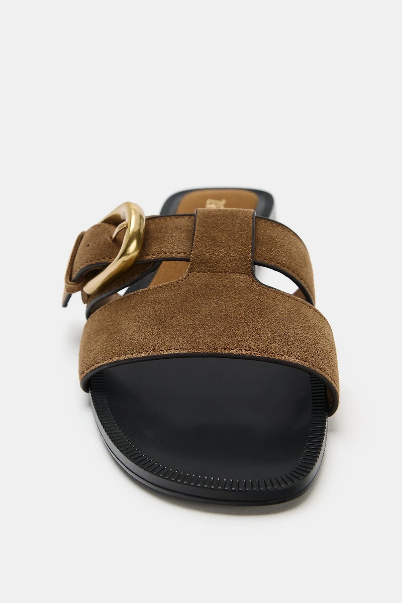 SUEDE BUCKLE SANDALS
