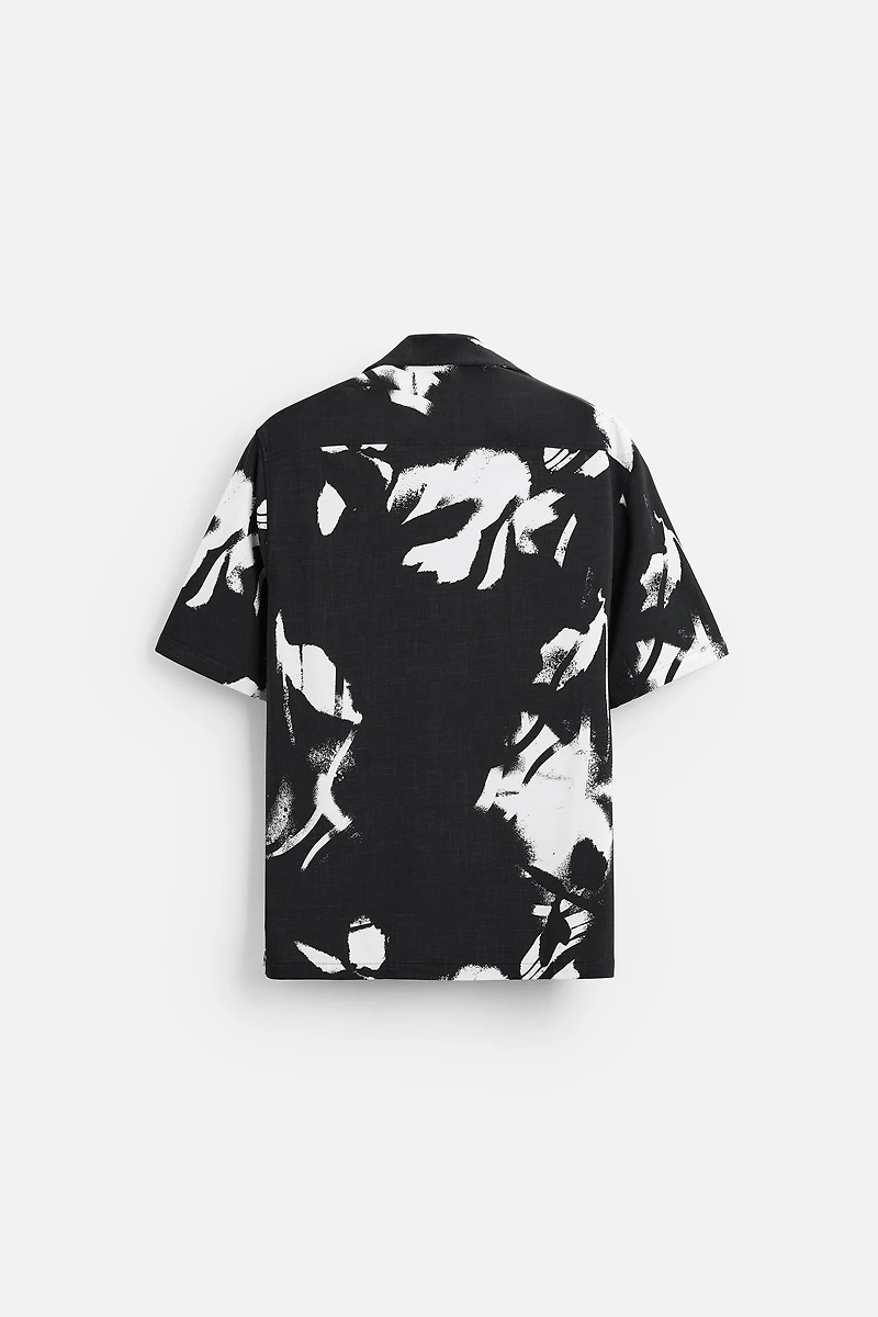 CHEMISE ÉLASTIQUE À IMPRIMÉ ABSTRAIT