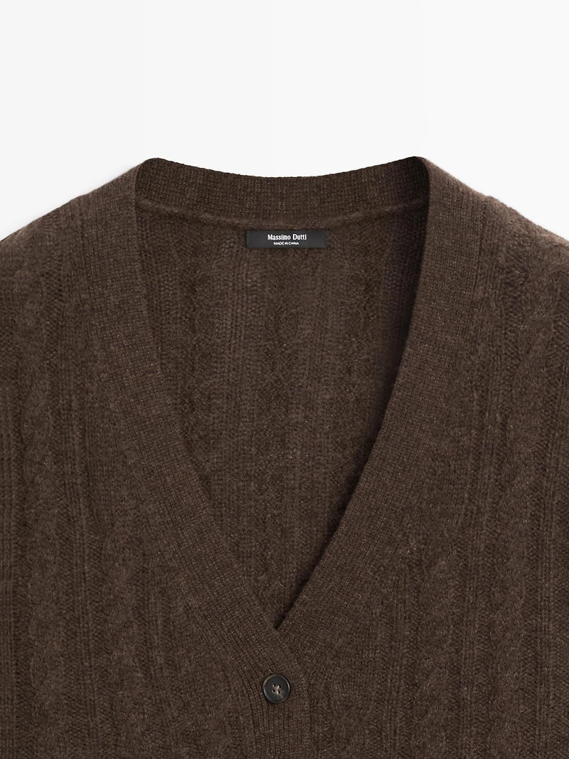 Cardigan en maille tressée de laine mélangée