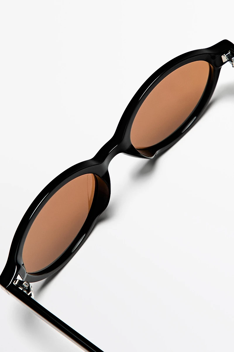 Oval sunglasses