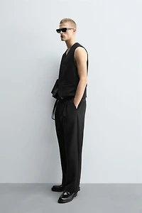 TEXTURED POCKET VEST