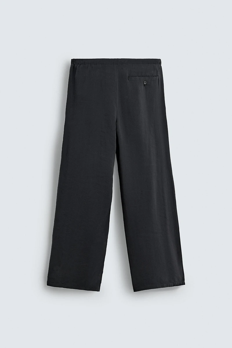 RELAXED FIT FLOWY PANTS