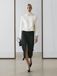 Flowing V-neck top - STUDIO