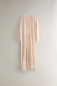 PLEATED SATEEN ROBE