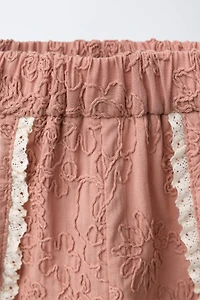 LACE EMBROIDERED FLORAL SHORTS