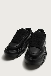 CHUNKY SOLE SNEAKERS