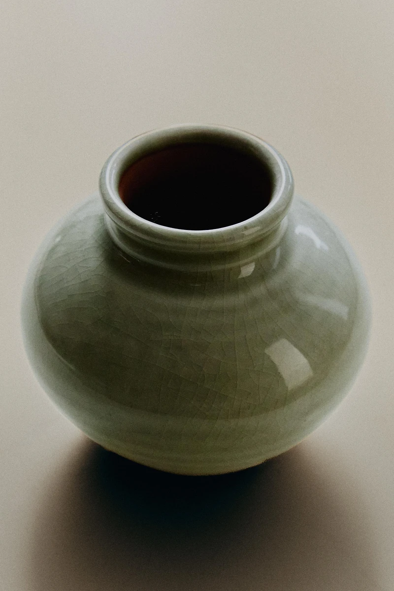 SMALL TERRACOTTA VASE