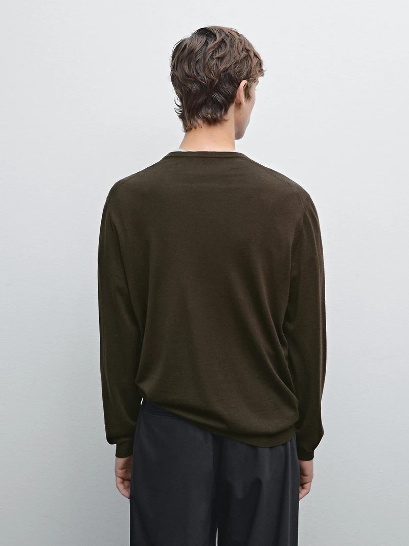 Merino wool crew neck knit sweater