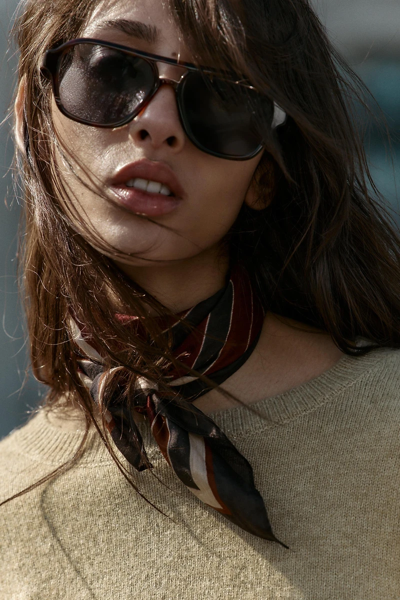 WOOL KNIT SWEATER