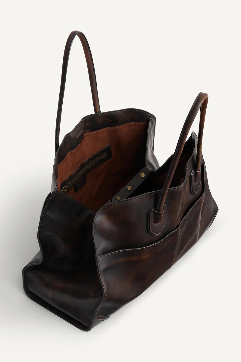 LIMITED EDITION LEATHER SHOULDER BAG