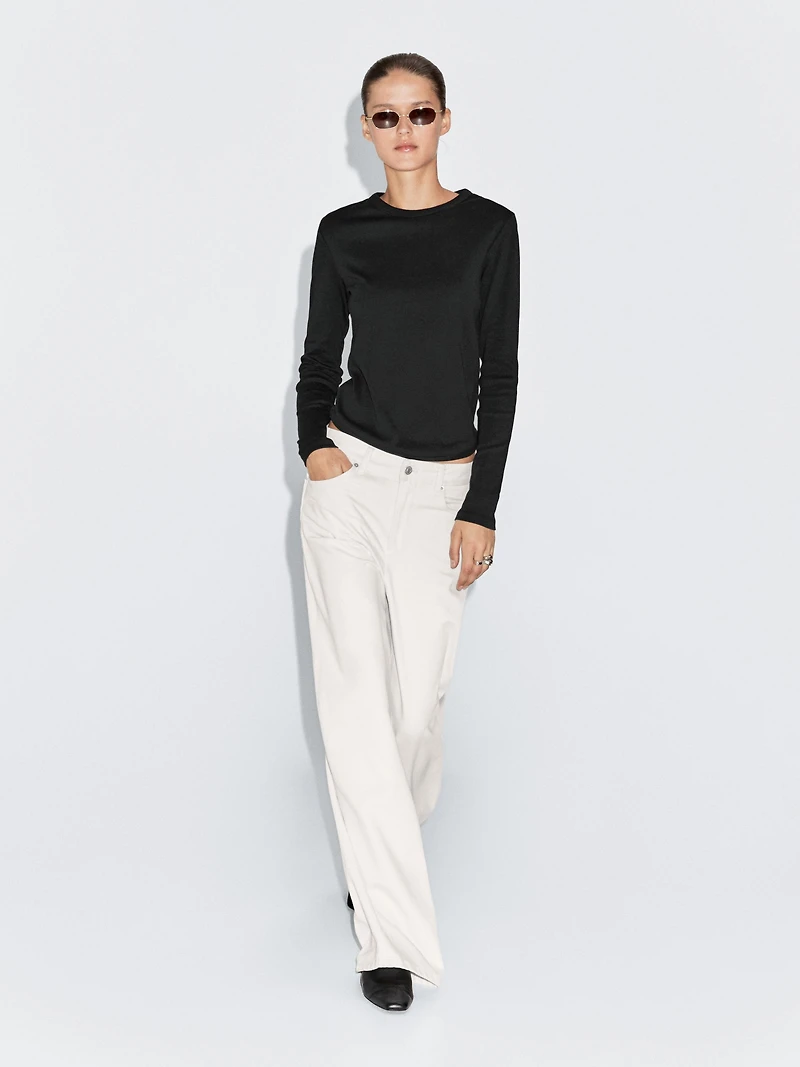 Long sleeve T-shirt with rounded hem