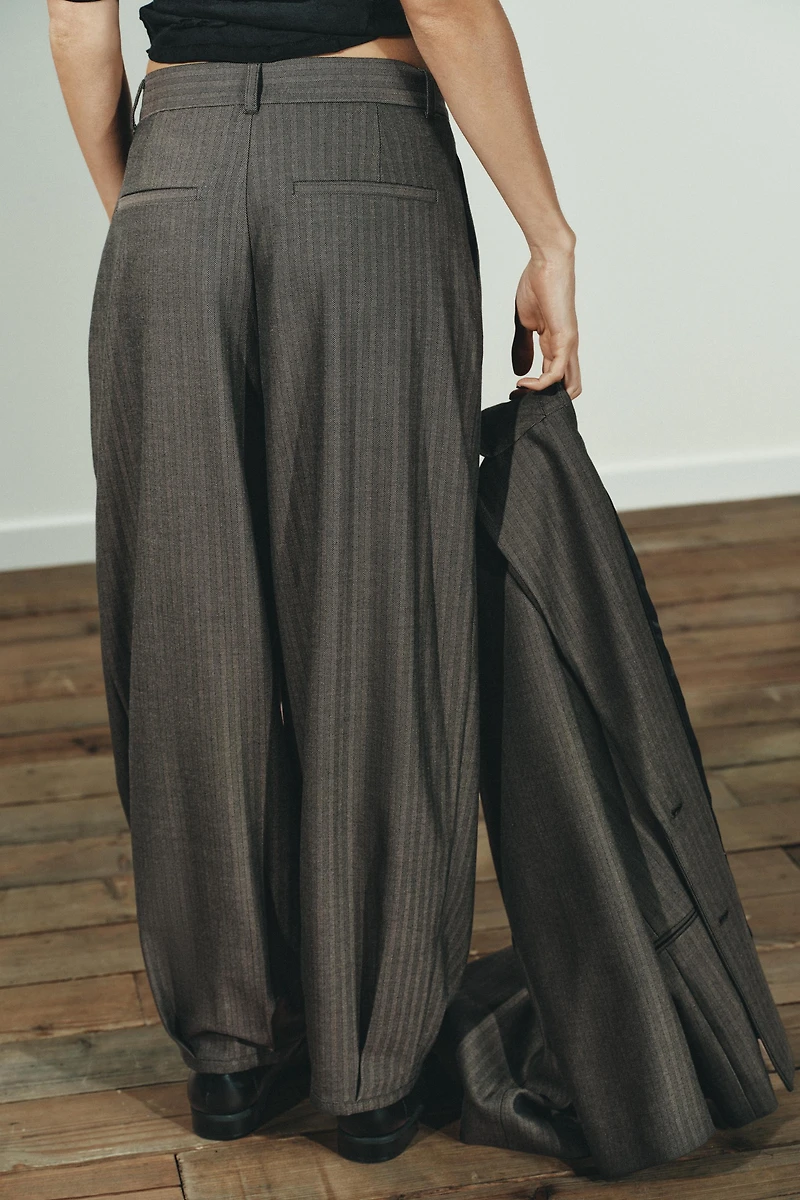 PLEATED PANTS