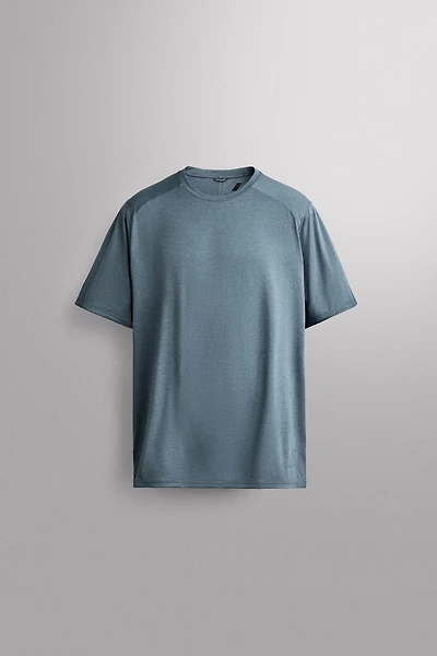 TECHNICAL STRUCTURED T-SHIRT