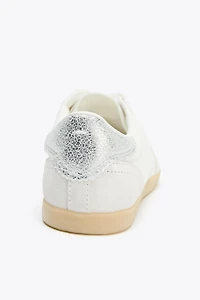 ATHLETIC SHOES