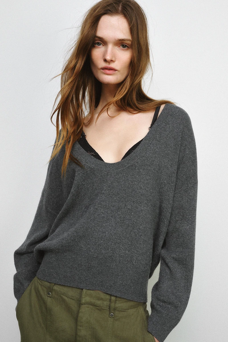 DEEP V-NECK KNIT JUMPER