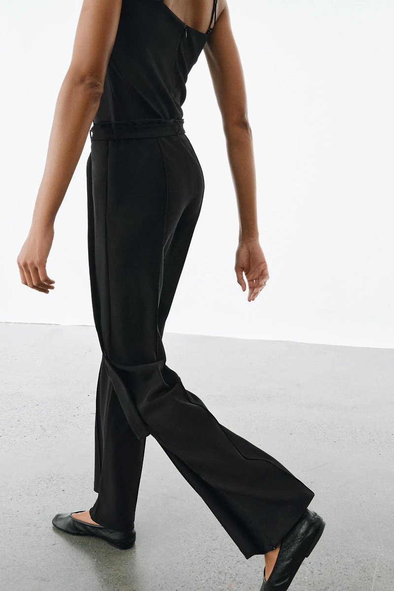 CREPE BELTED PANTS