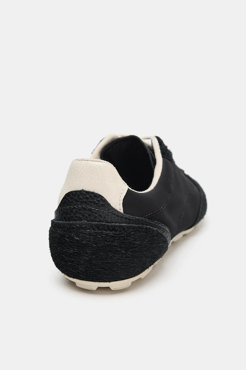 SOFT RUNNING SNEAKERS