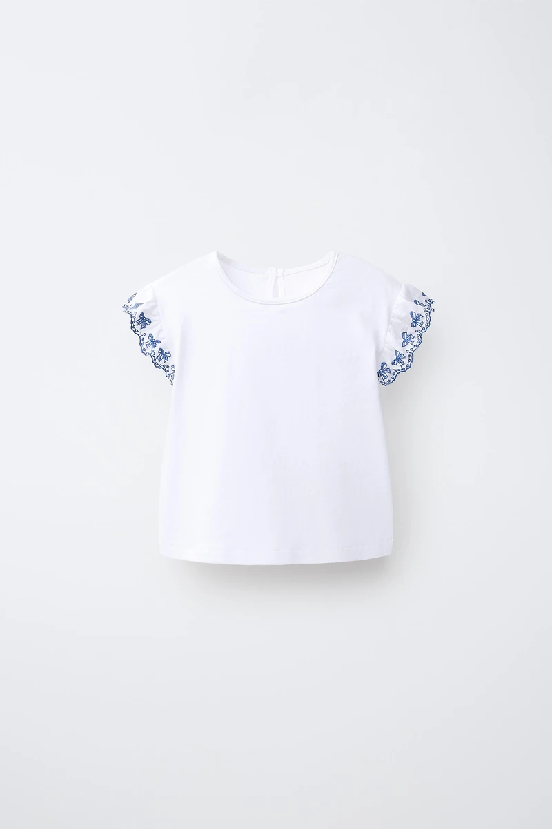 T-SHIRT BRODÉ EN CONTRASTE
