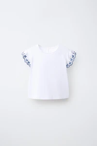 T-SHIRT BRODÉ EN CONTRASTE