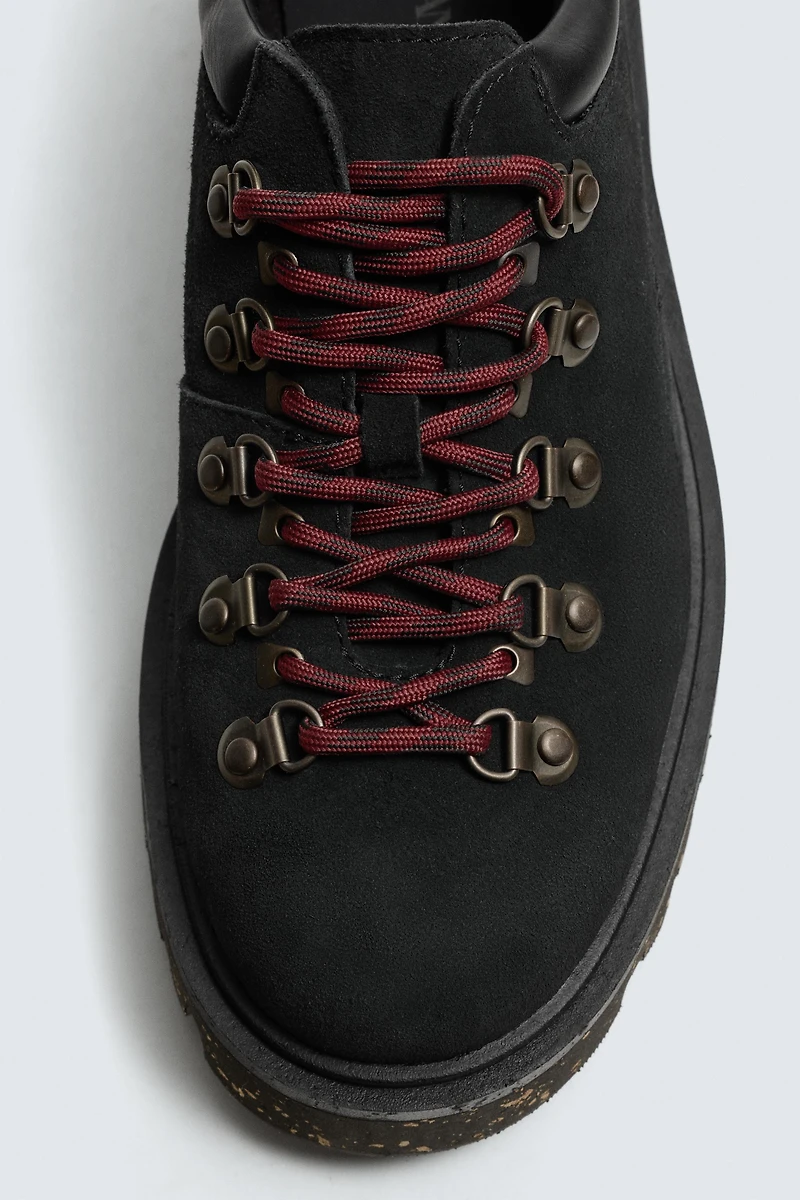LEATHER SHOES WITH HOOKS