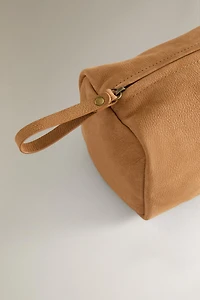 SOFT LEATHER TOILETRY BAG