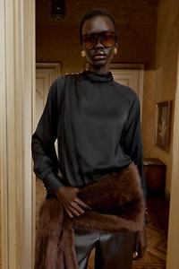 BLOUSE SATINÉE BOUTONS ÉPAULE