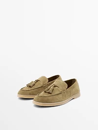Split leather loafers with tassels