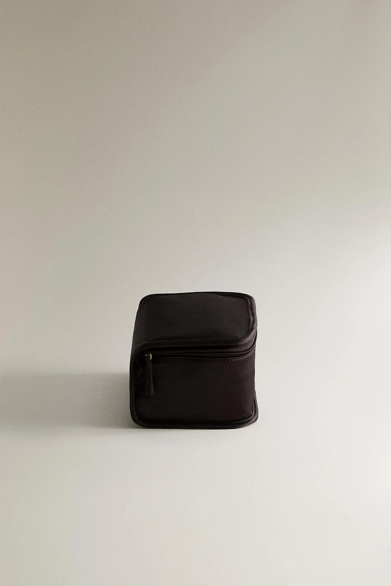 MEDIUM SATEEN MAKEUP BAG