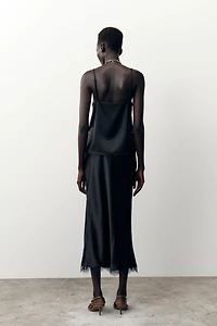 JUPE MI-LONGUE SATINÉE DENTELLE