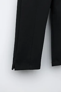 VENTED CAPRI PANTS
