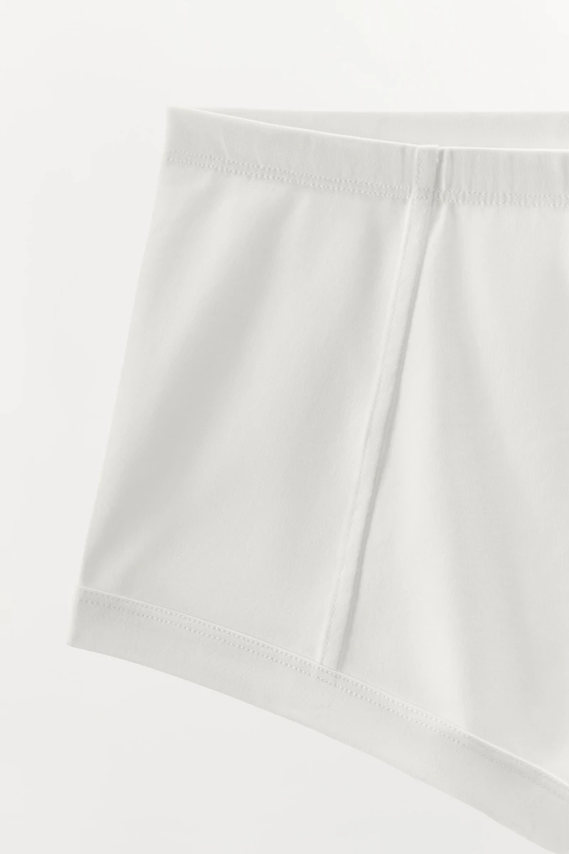 WIDE MODAL BRIEFS