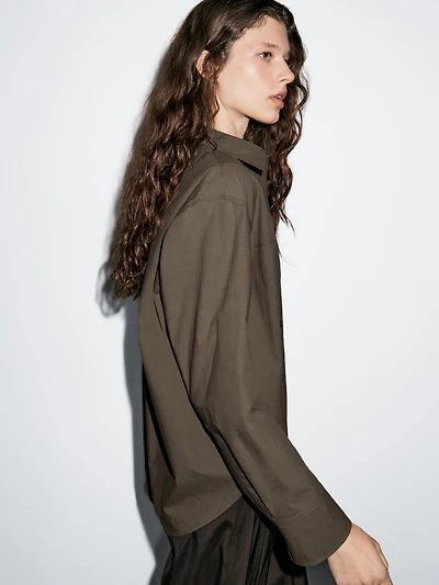 100% cotton shirt with seam detail