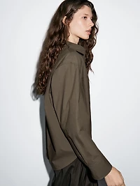 100% cotton shirt with seam detail