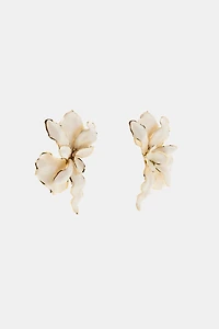 EMBOSSED FLOWER EARRINGS