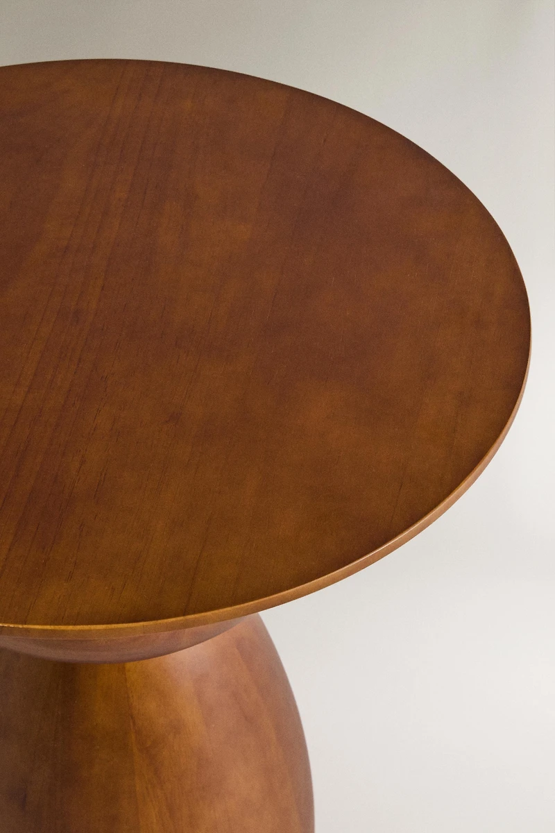 TABLE EN BOIS