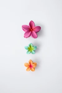 THREE PACK OF FLOWER HAIR CLIPS