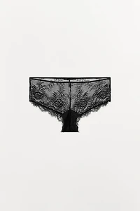 CULOTTE EN DENTELLE