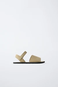 SANDALES EN CUIR