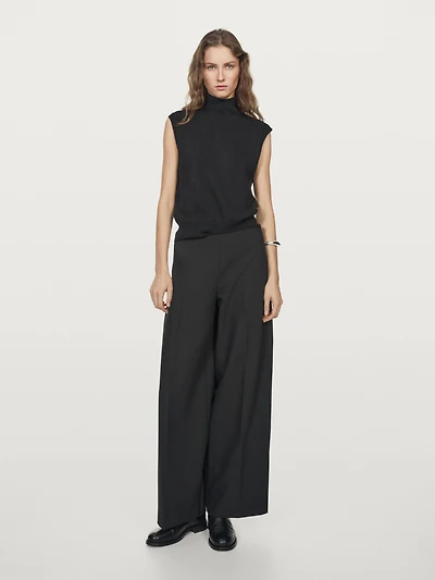Wide-leg trousers with darts